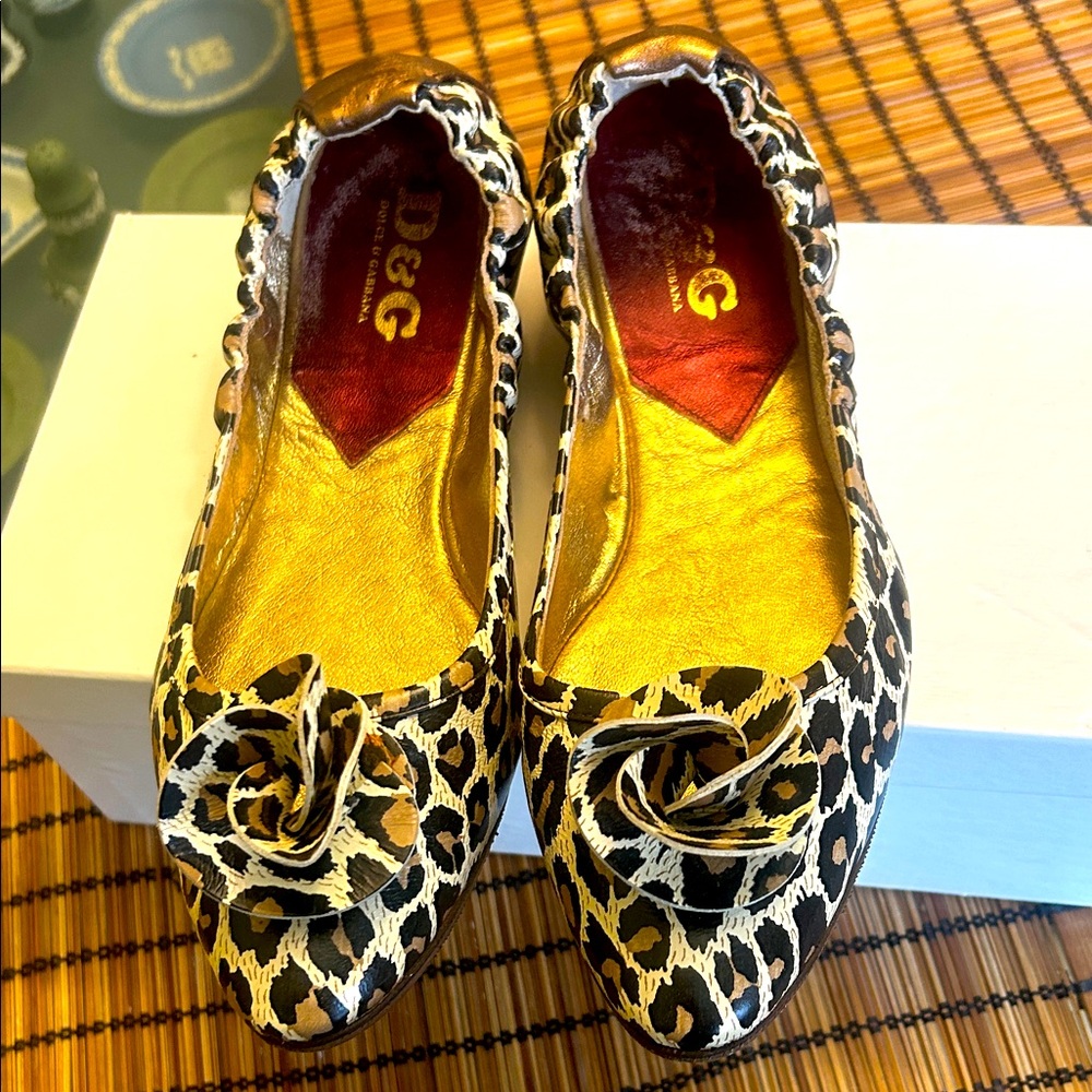 D&G Women's Leopard Print Flats